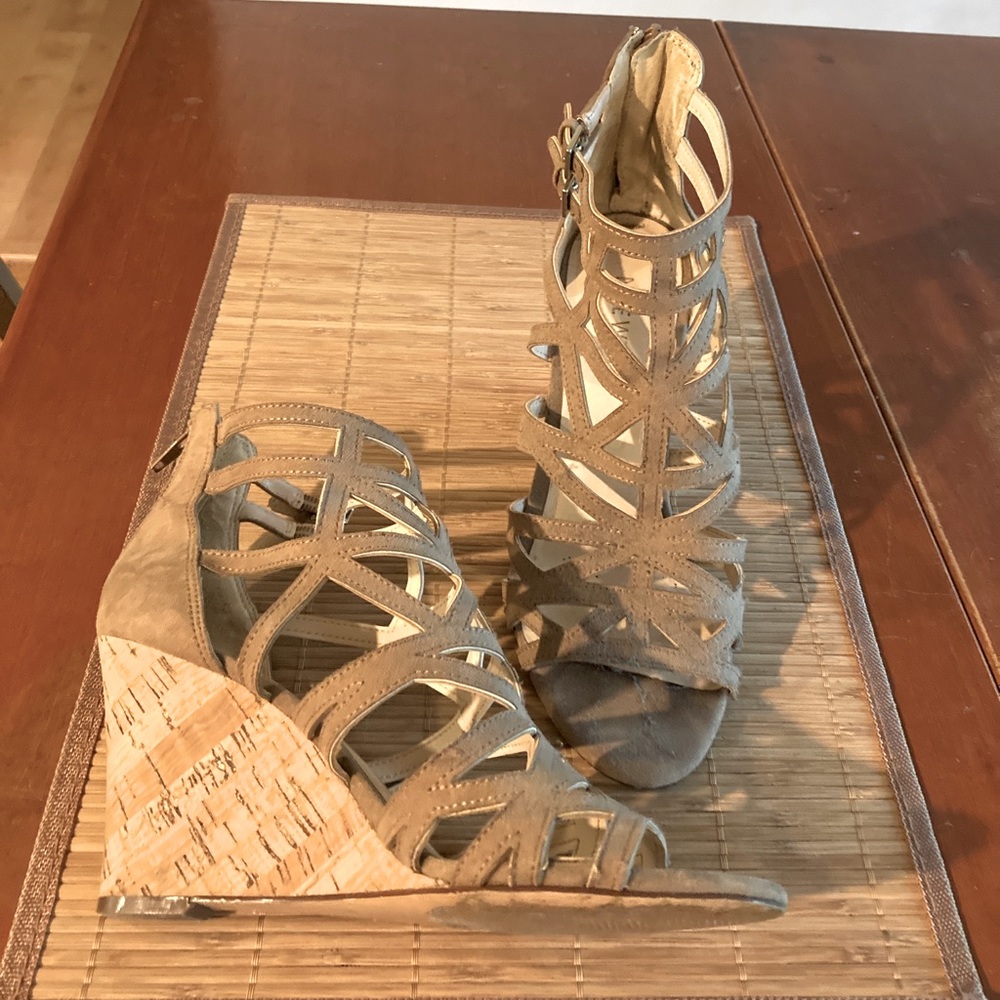 Nine West Cut Out Wedge Heels Size 7.5
